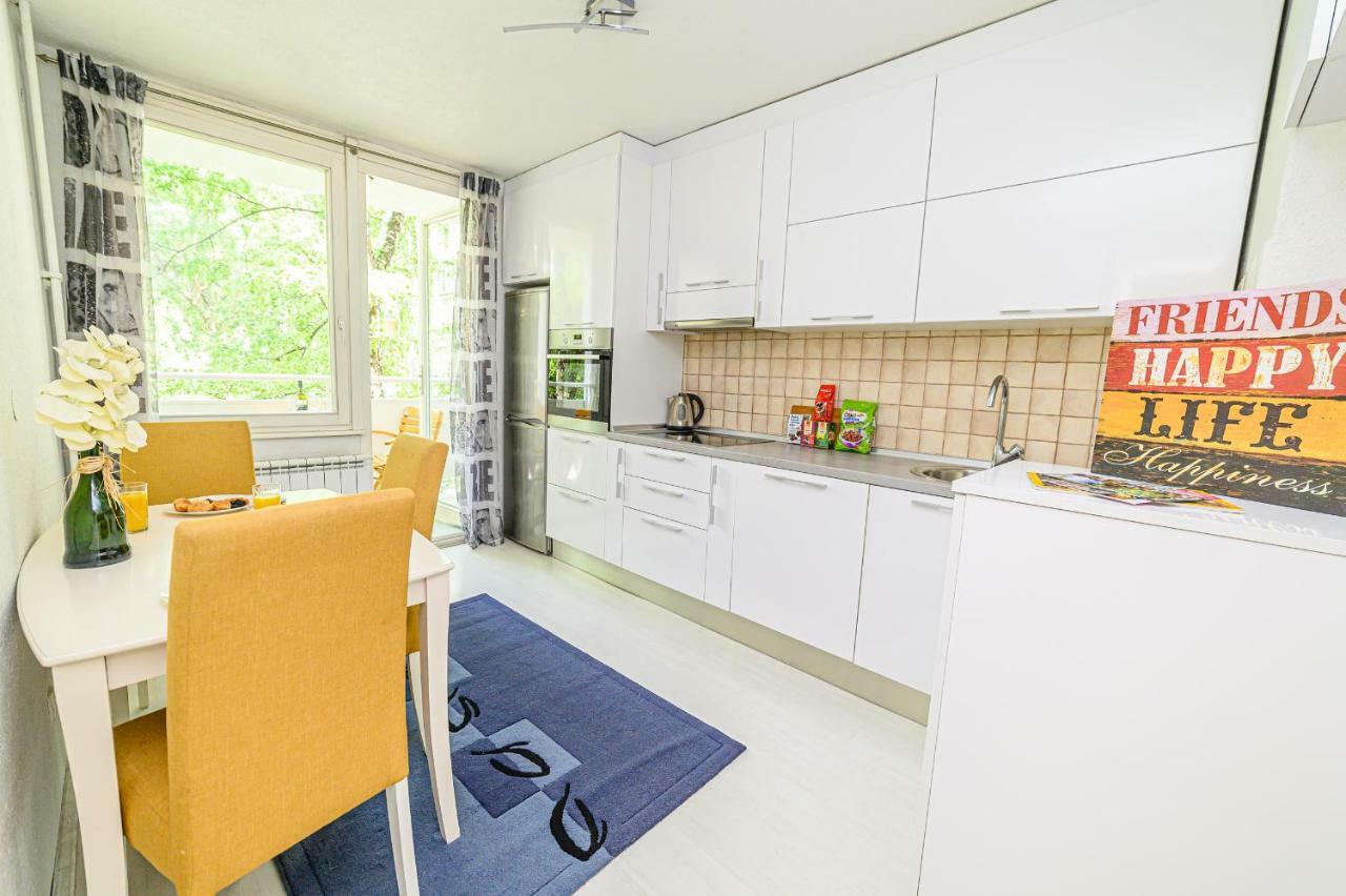 Apartamento Beautiful Cozy Studio Close To City Center Sarajevo Exterior foto
